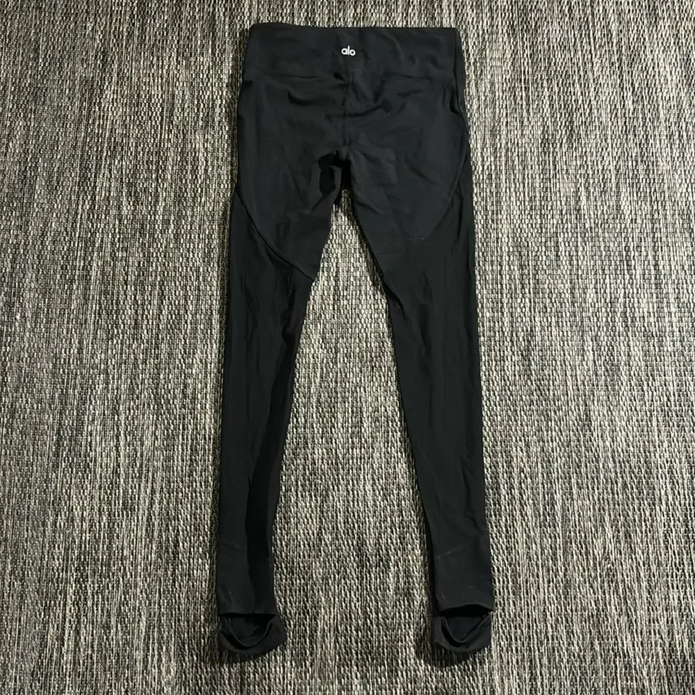 ALO Yoga Stirrup black leggings